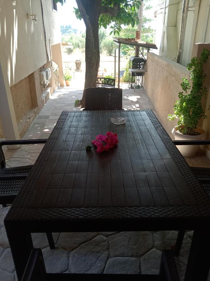 Menegis Apartment Закинтос Екстериор снимка