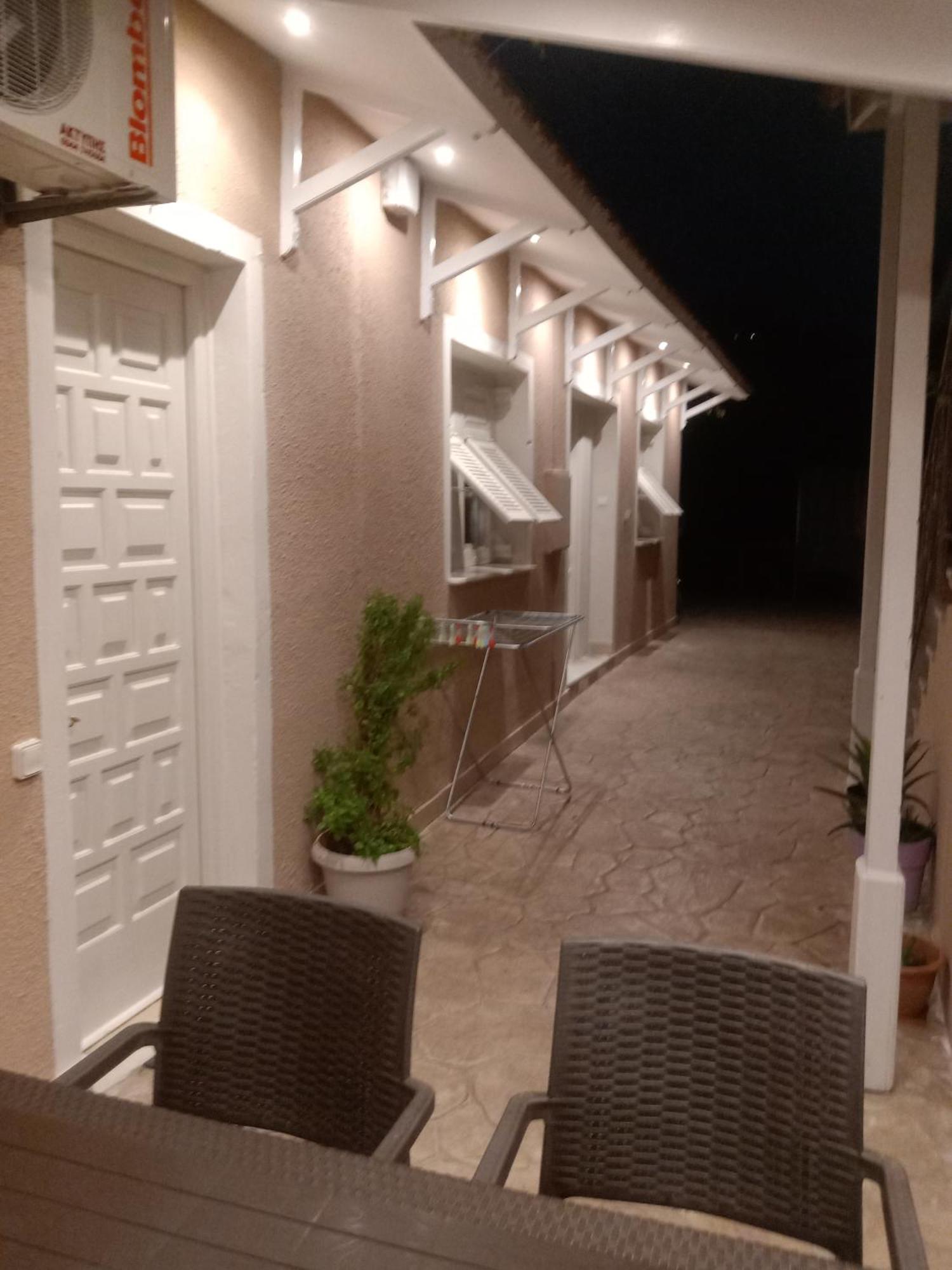Menegis Apartment Закинтос Екстериор снимка
