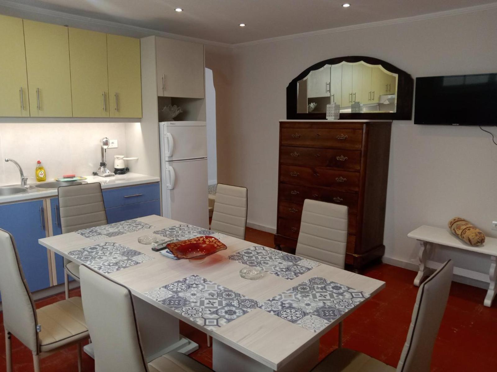 Menegis Apartment Закинтос Екстериор снимка